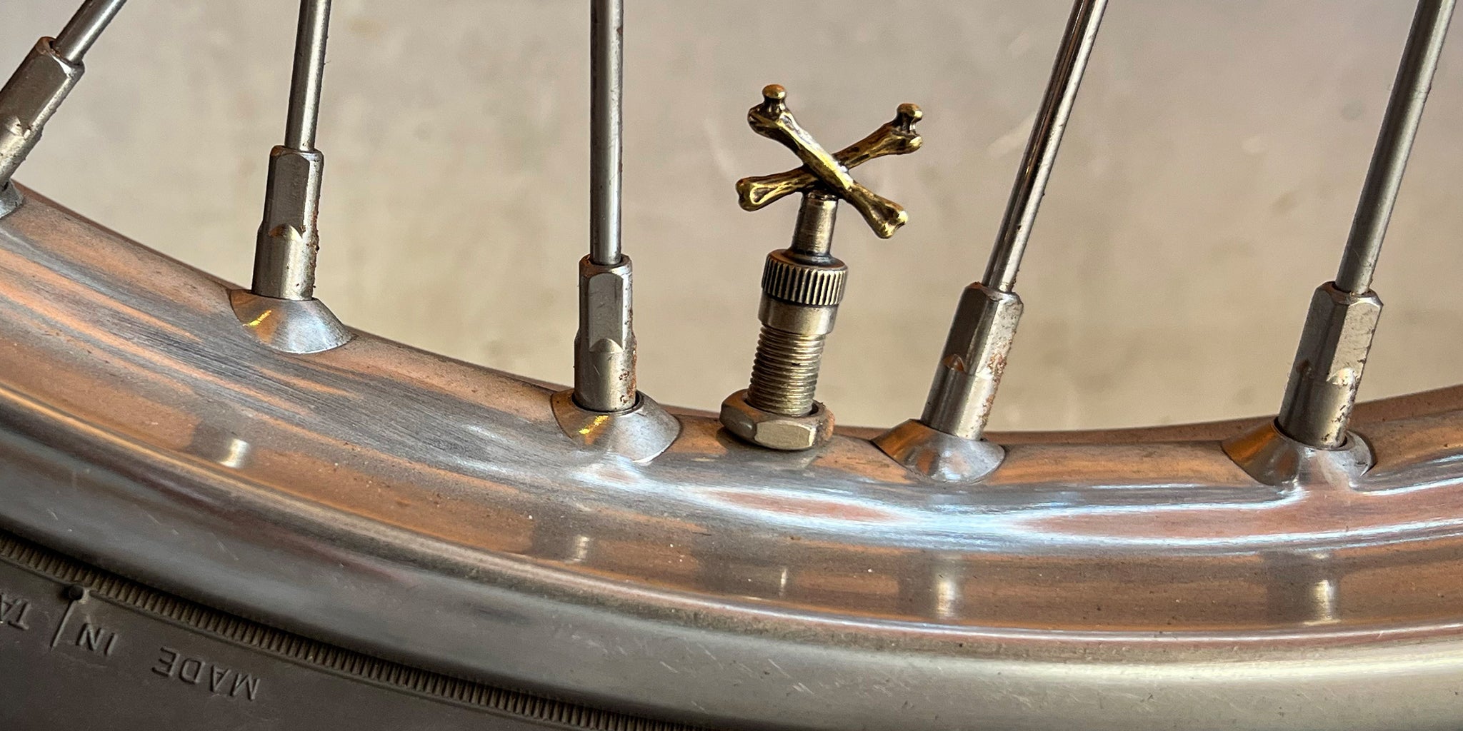 VALVE CAP -cross bone- バルブキャップが再入荷!!!