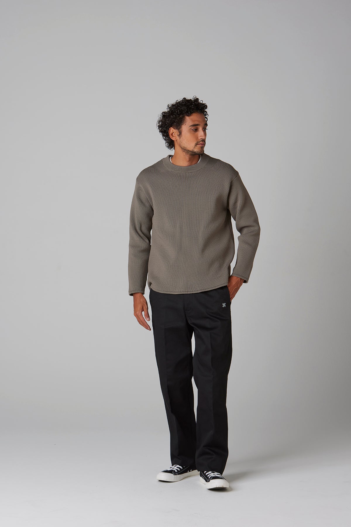 CREW NECK RIB KNIT SWEATER