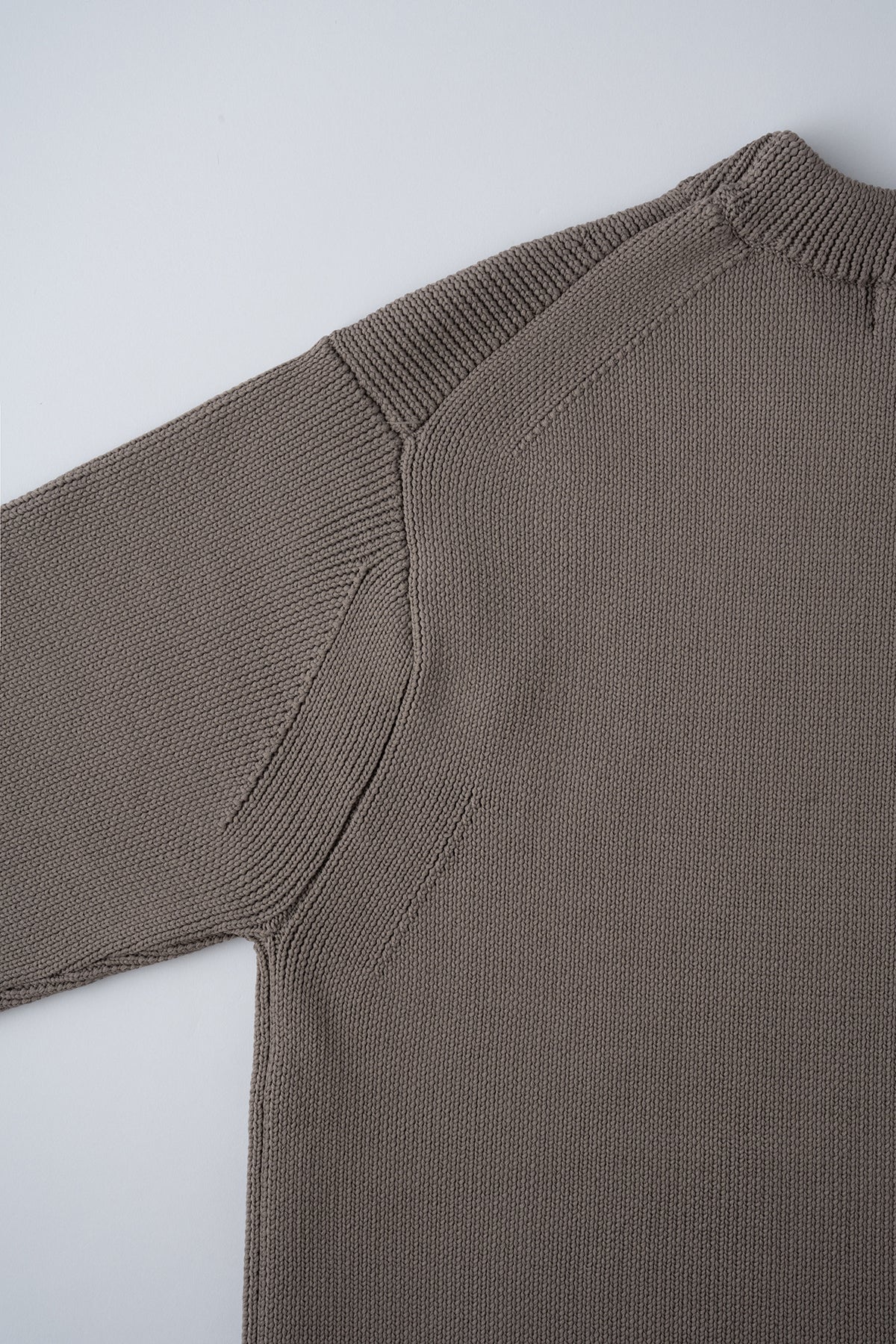 CREW NECK RIB KNIT SWEATER