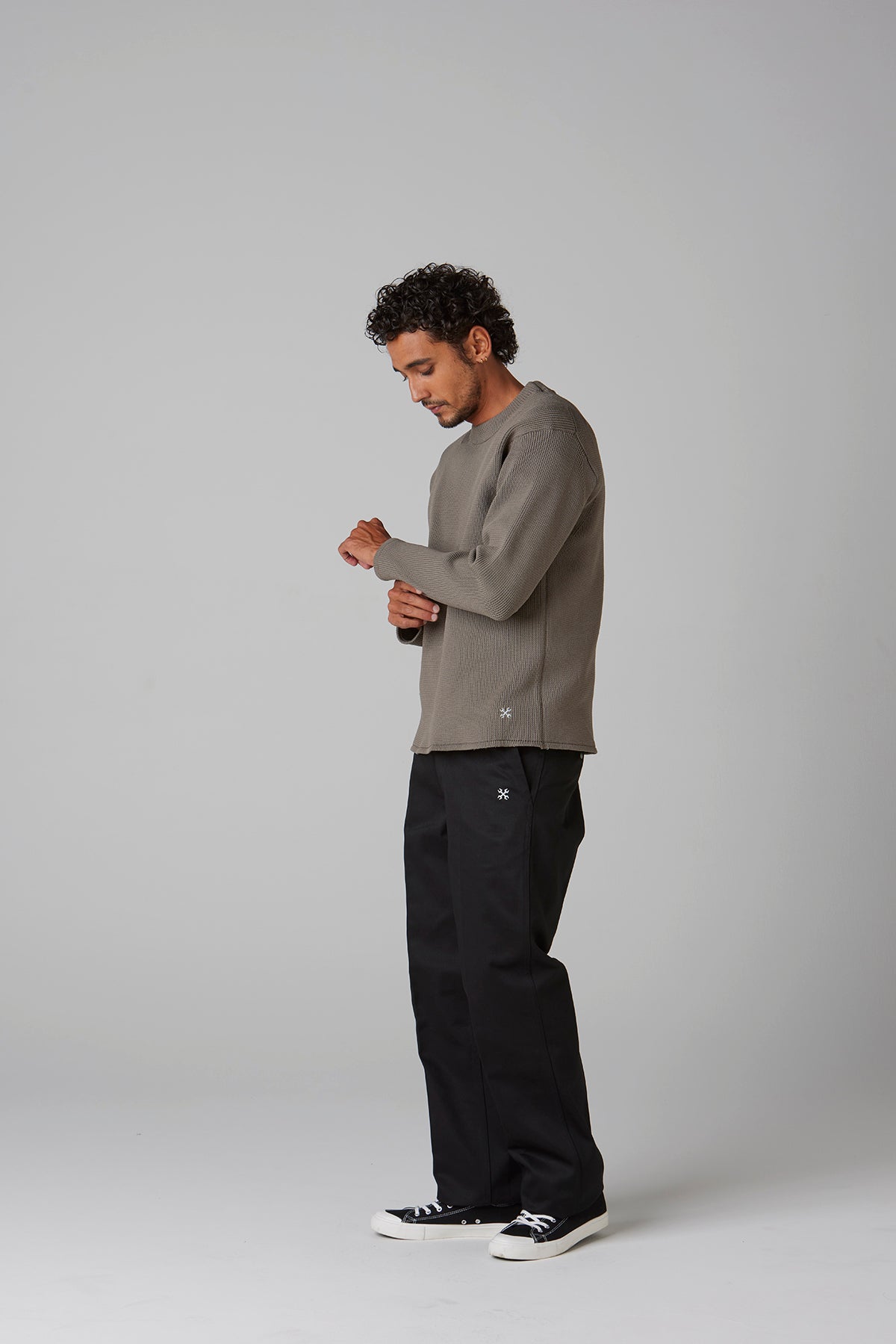 CREW NECK RIB KNIT SWEATER