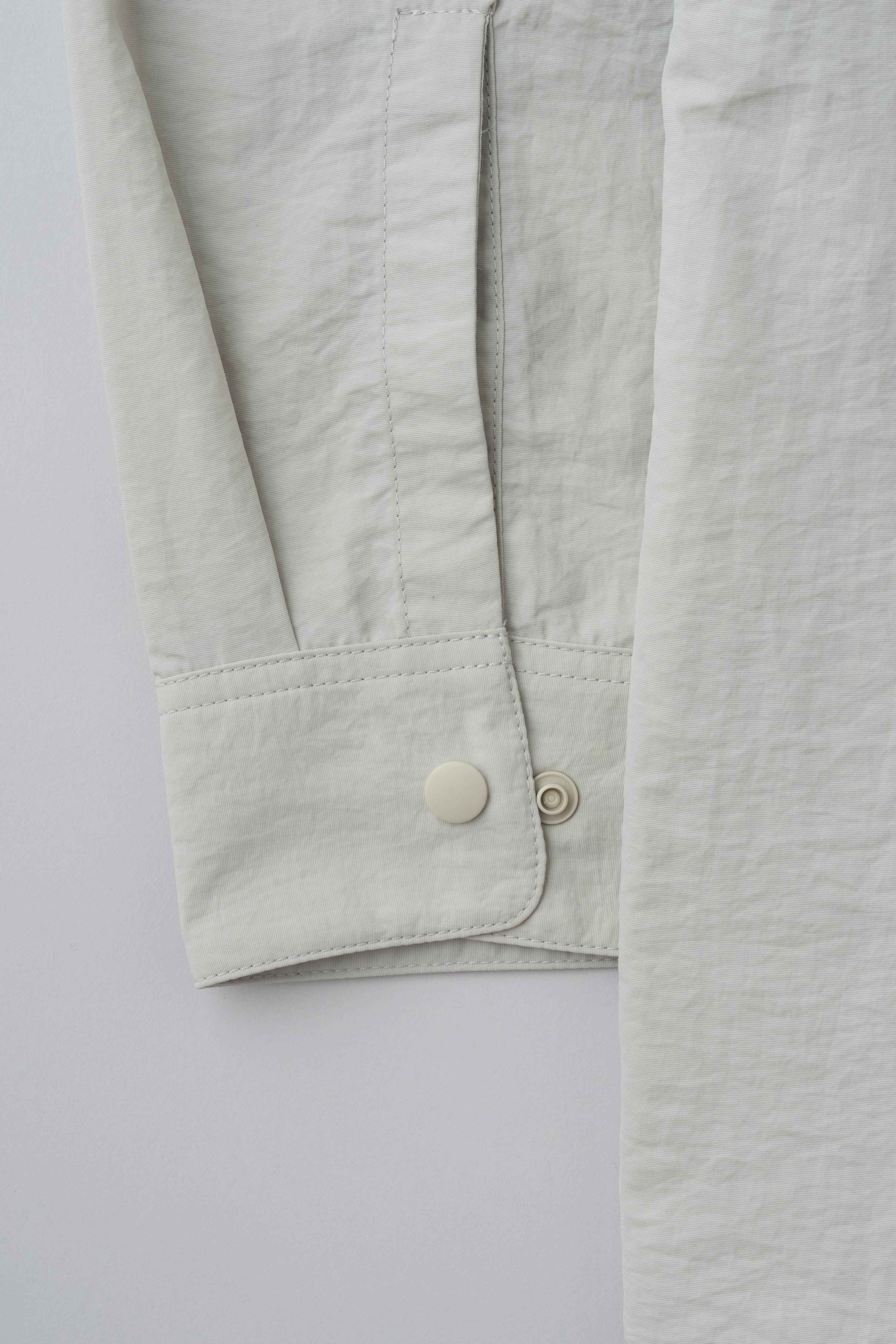 ナイロンフルジップシャツ