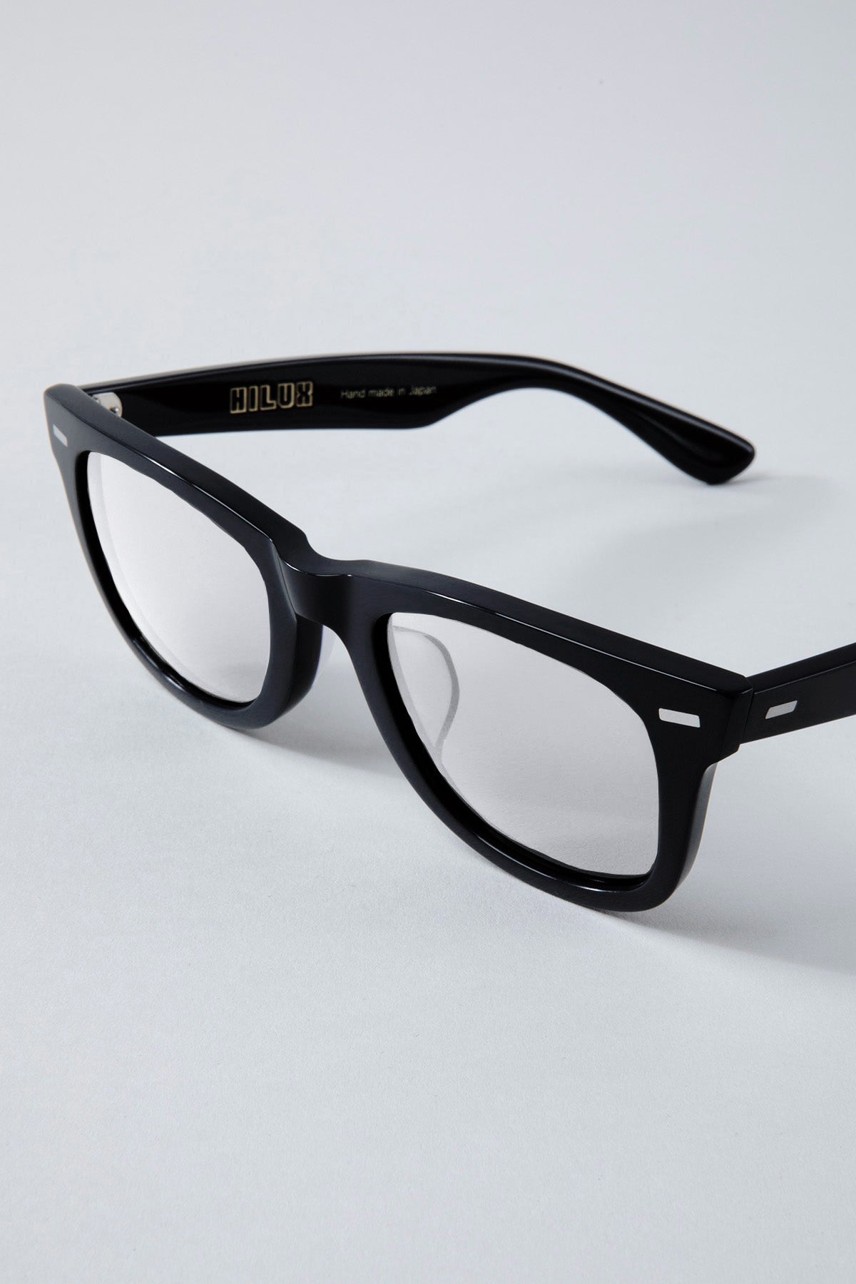 Model-HILUX -Photochromic-