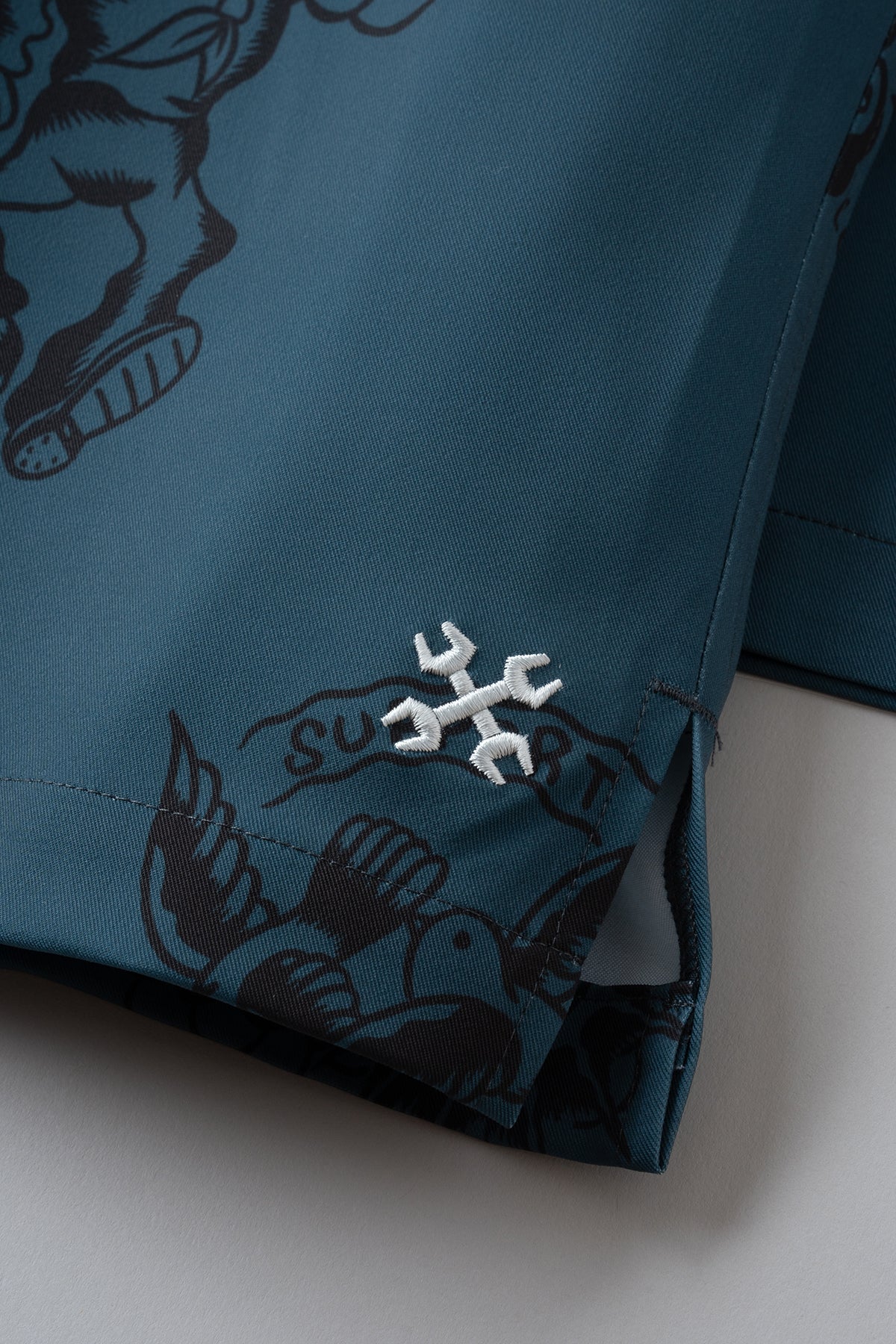 POOLSIDE SHIRT L/S -Tattoo-