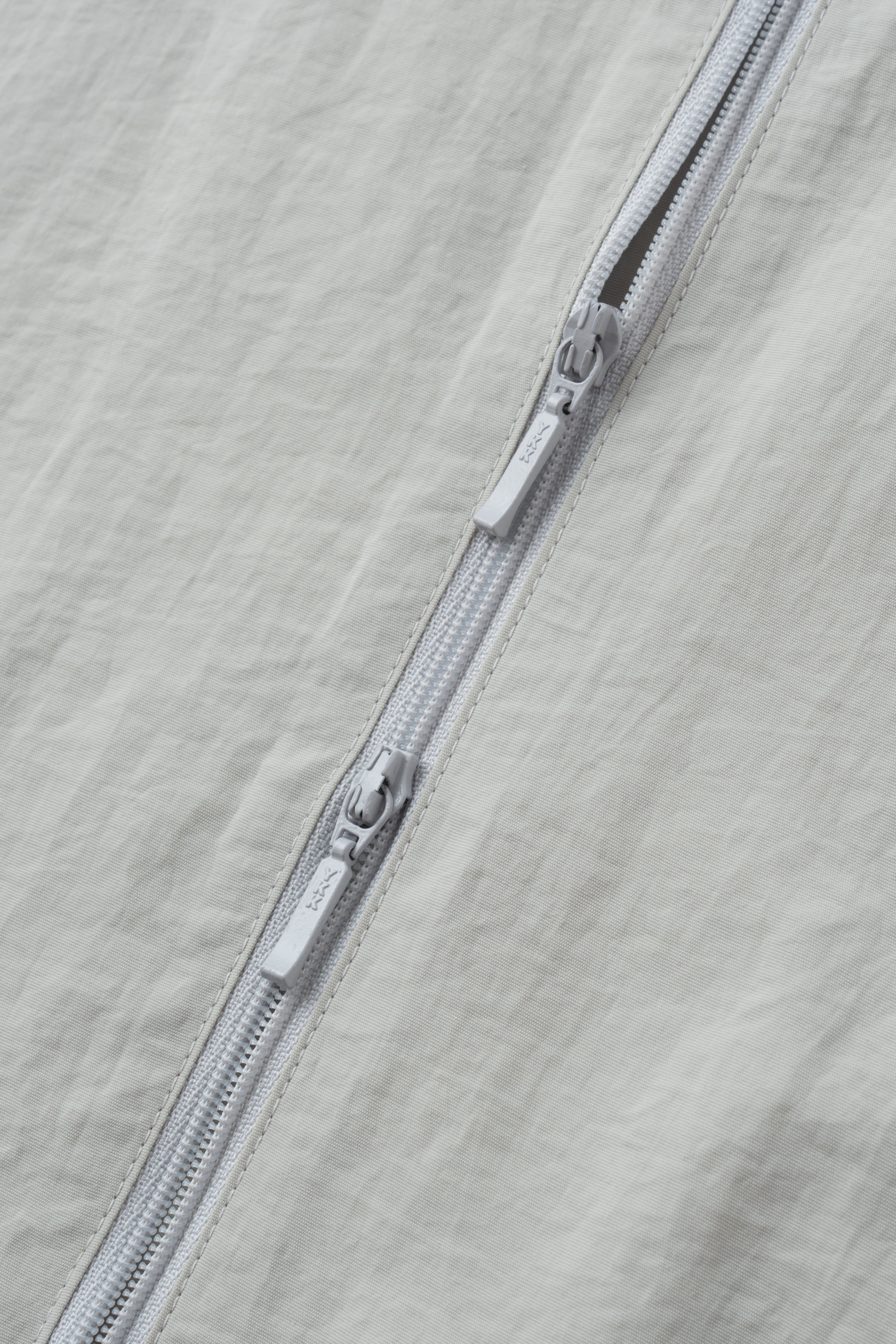 ナイロンフルジップシャツ