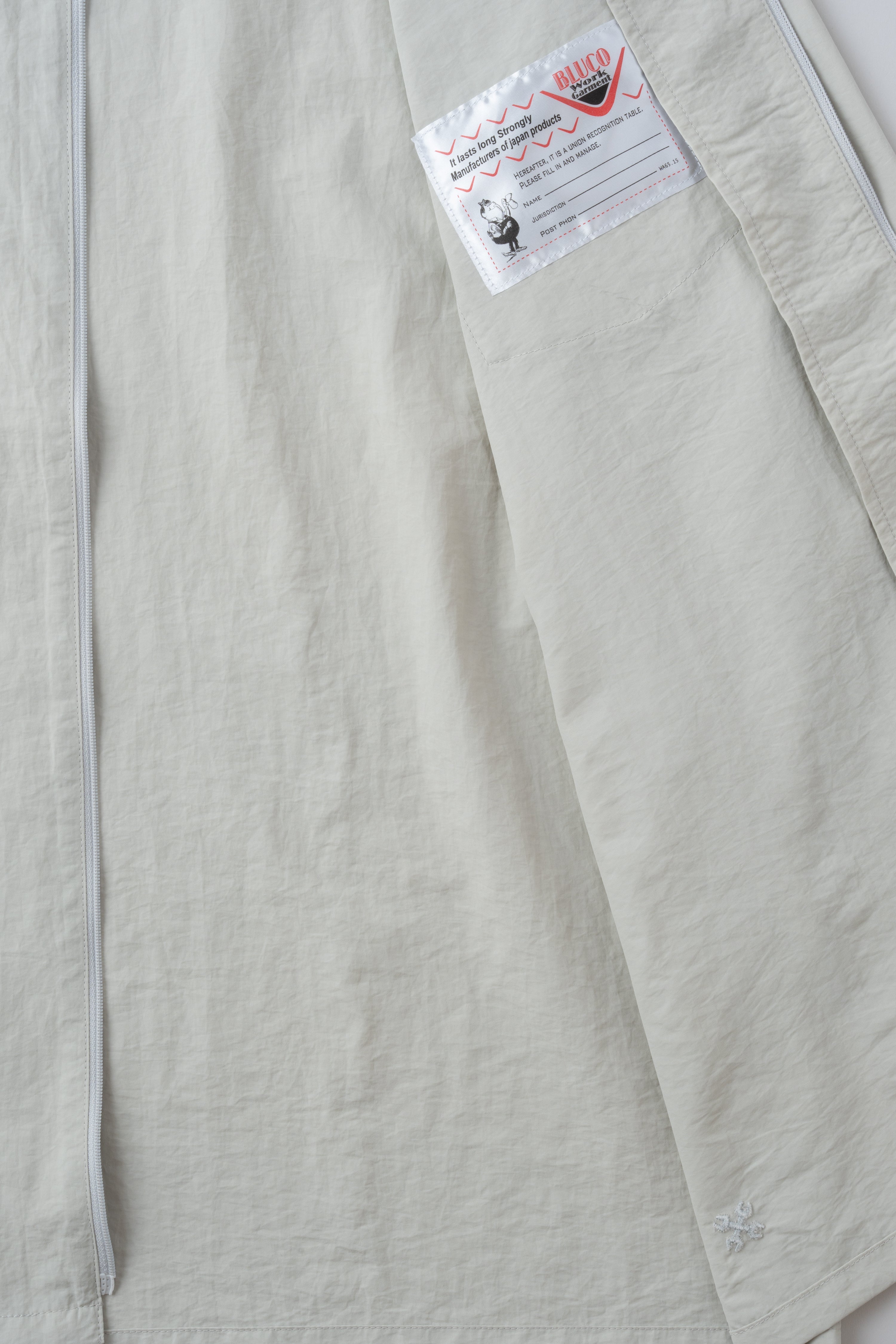 ナイロンフルジップシャツ