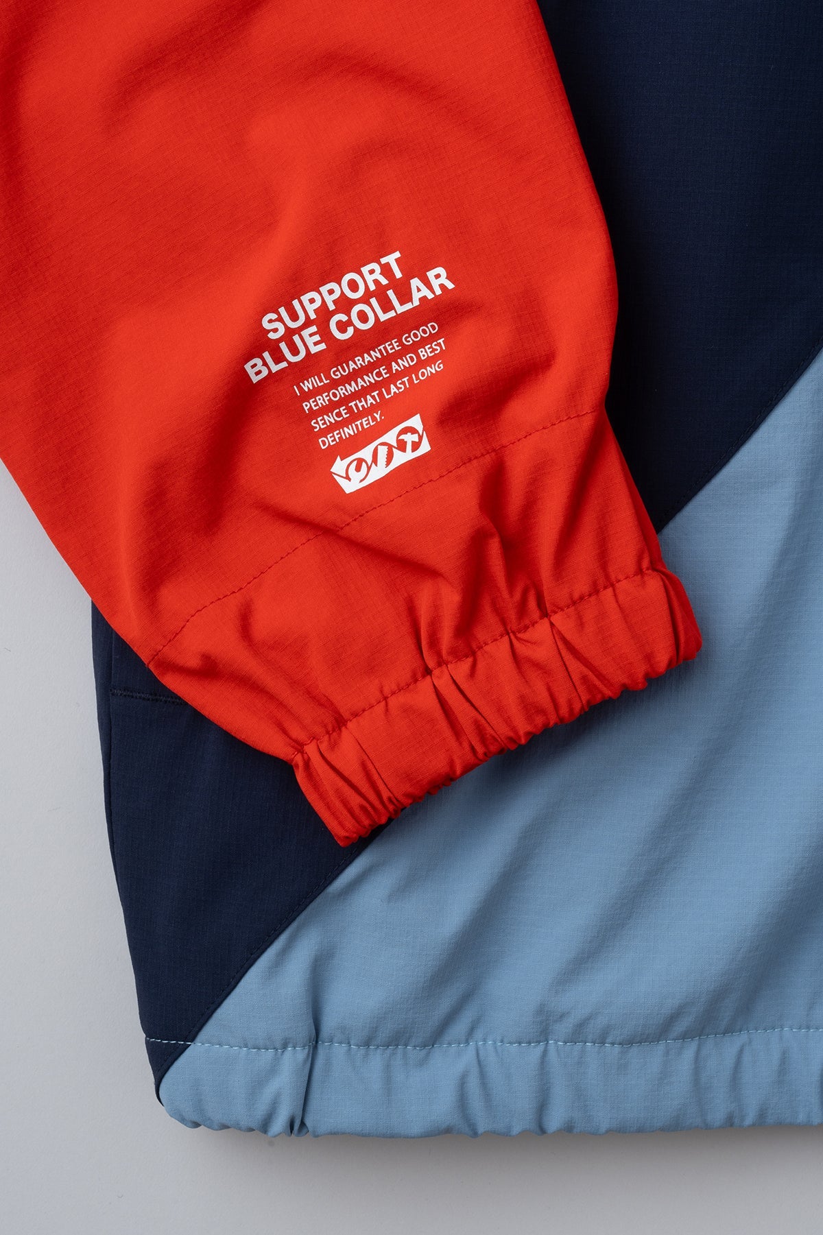 ストレッチトラックジャケット