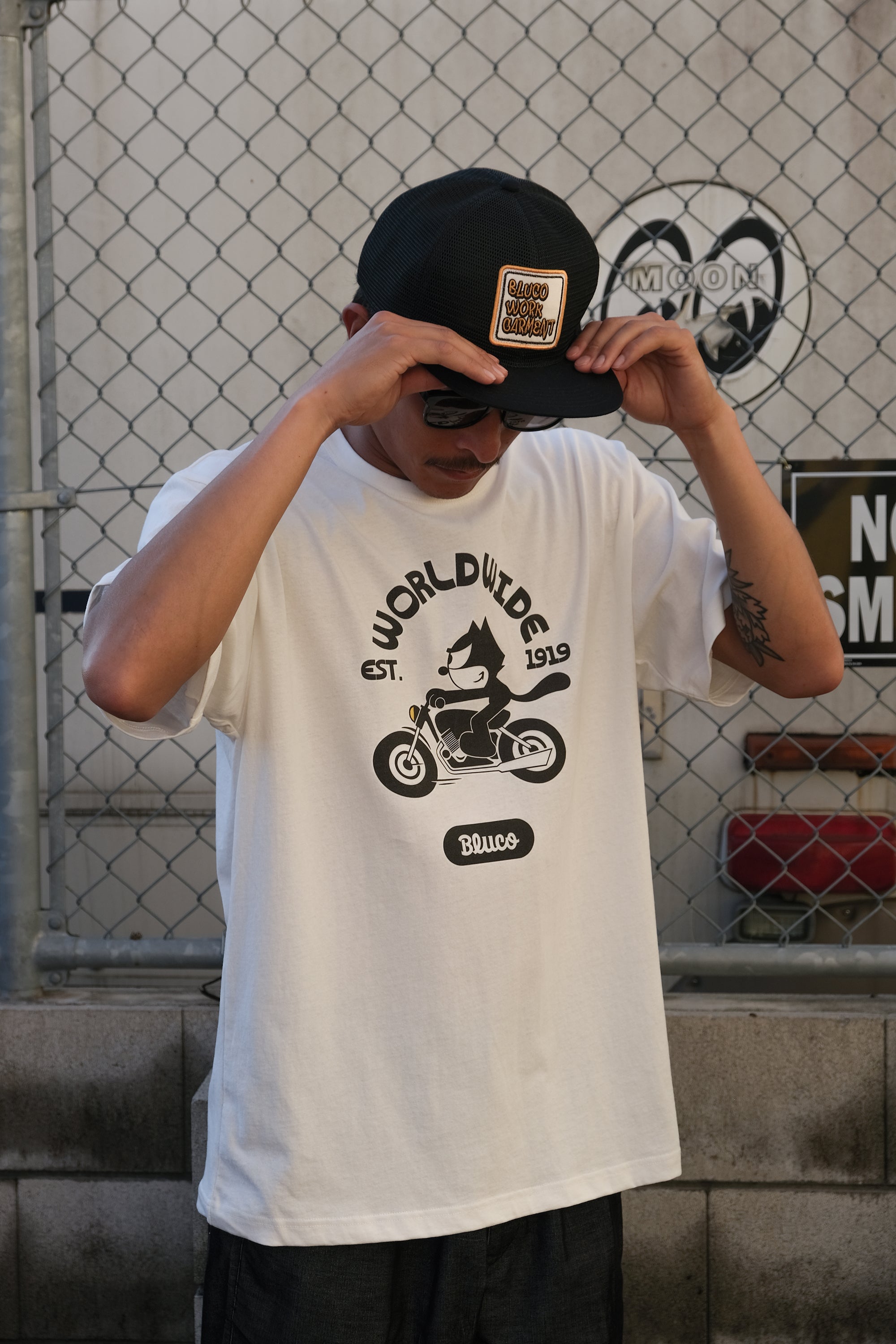 (FELIX×BLUCO) プリントTシャツ "World Wide"