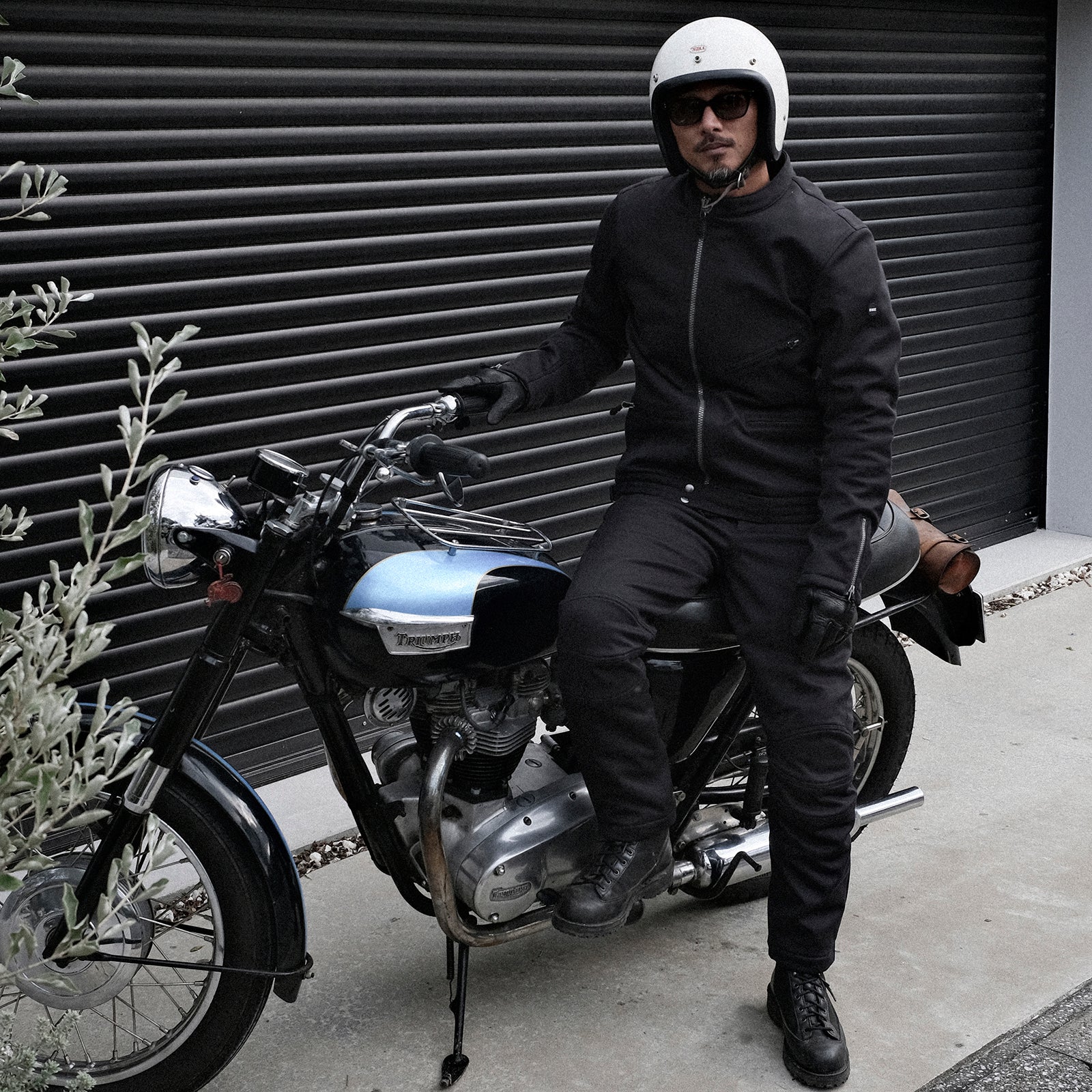 BLUCO‼️（ブルコジャケット）バイク乗りに‼️ BLUCO(ブルコ) 青木厚典のモトグッツィV7-700｜ワークウェアブランド